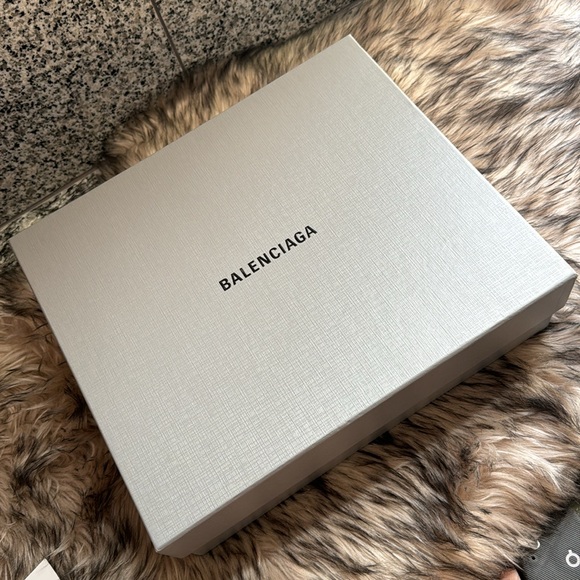 Balenciaga Logo Boots - Picture 16 of 16